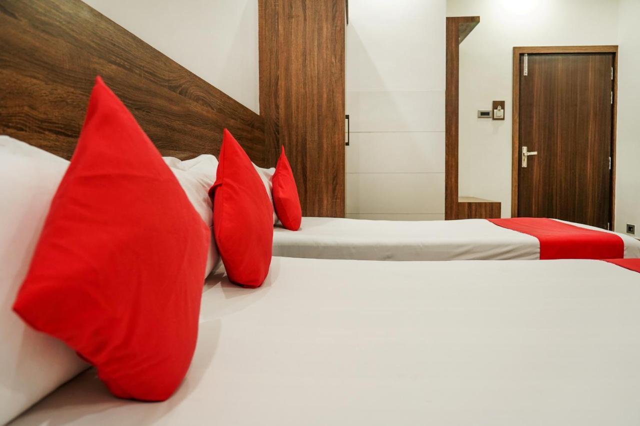 Koch Bihār Hotel Heritage מראה חיצוני תמונה
