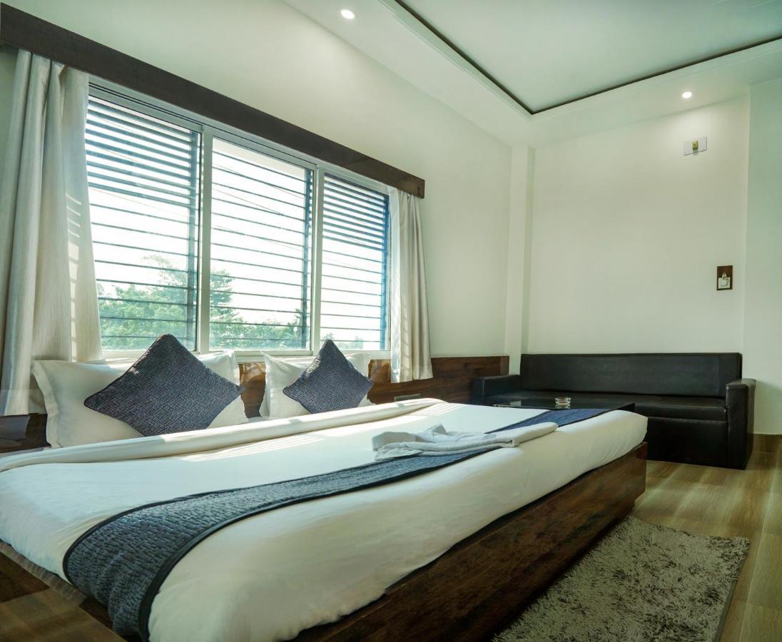 Koch Bihār Hotel Heritage מראה חיצוני תמונה