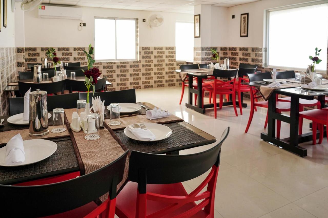 Koch Bihār Hotel Heritage מראה חיצוני תמונה